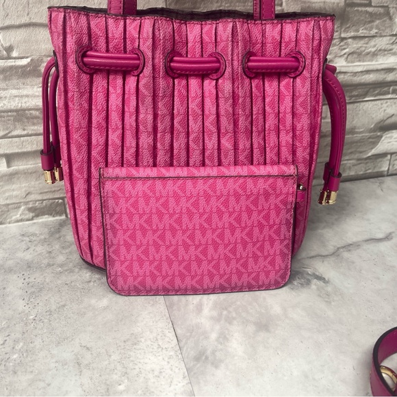 Michael Kors Pink Willa Pleated Bucket Bag + Pouch & Matching Wallet Wild Berry - Picture 5 of 13